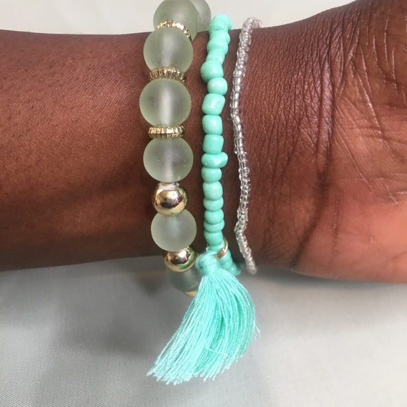 🆕💦Aqua 3 Beaded Bracelet Set💦 - Picture 4 of 5